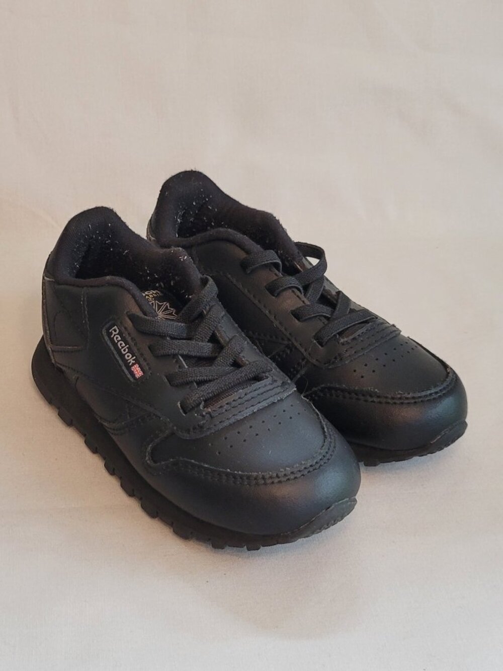 USED Reebok BOYS Classic Leather Shoes, Black, 8 Toddler